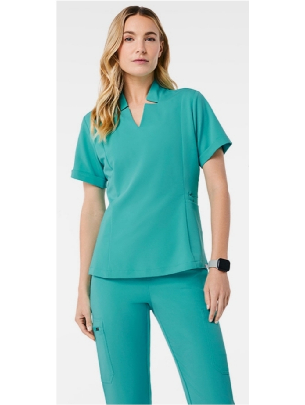 Set: Inala Slim Scrub Top XS & Zamora -Jogger Scrub Pans XS regular .Oasis color